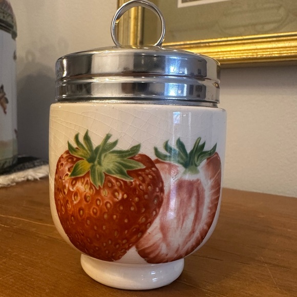 Vintage Strawberry Home Decor - Picture 5 of 16